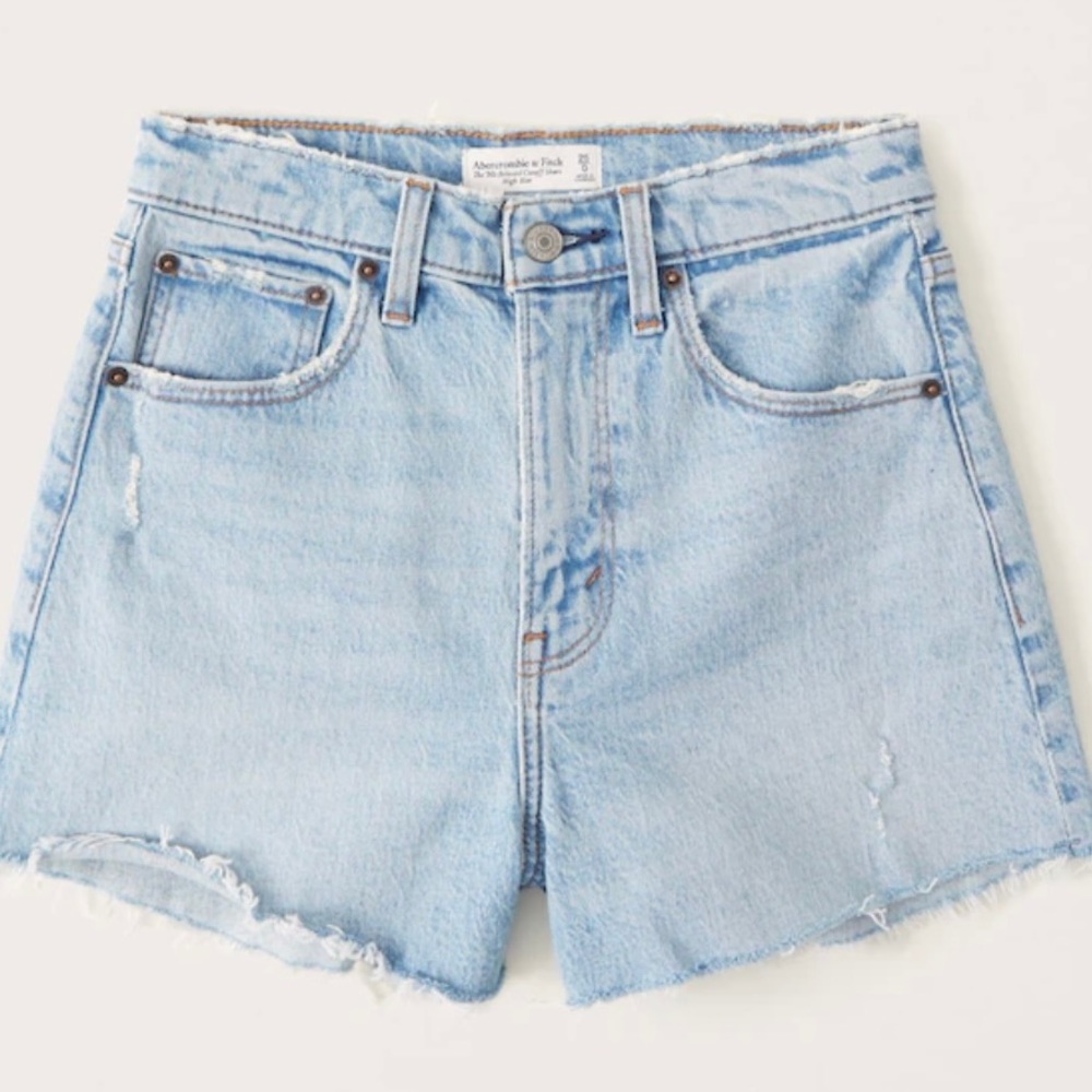 BRAND NEW W TAGS | ABERCROMBIE & FITCH | CURVE LOVE THE CUTOFF LIGHT WASH SHORTS